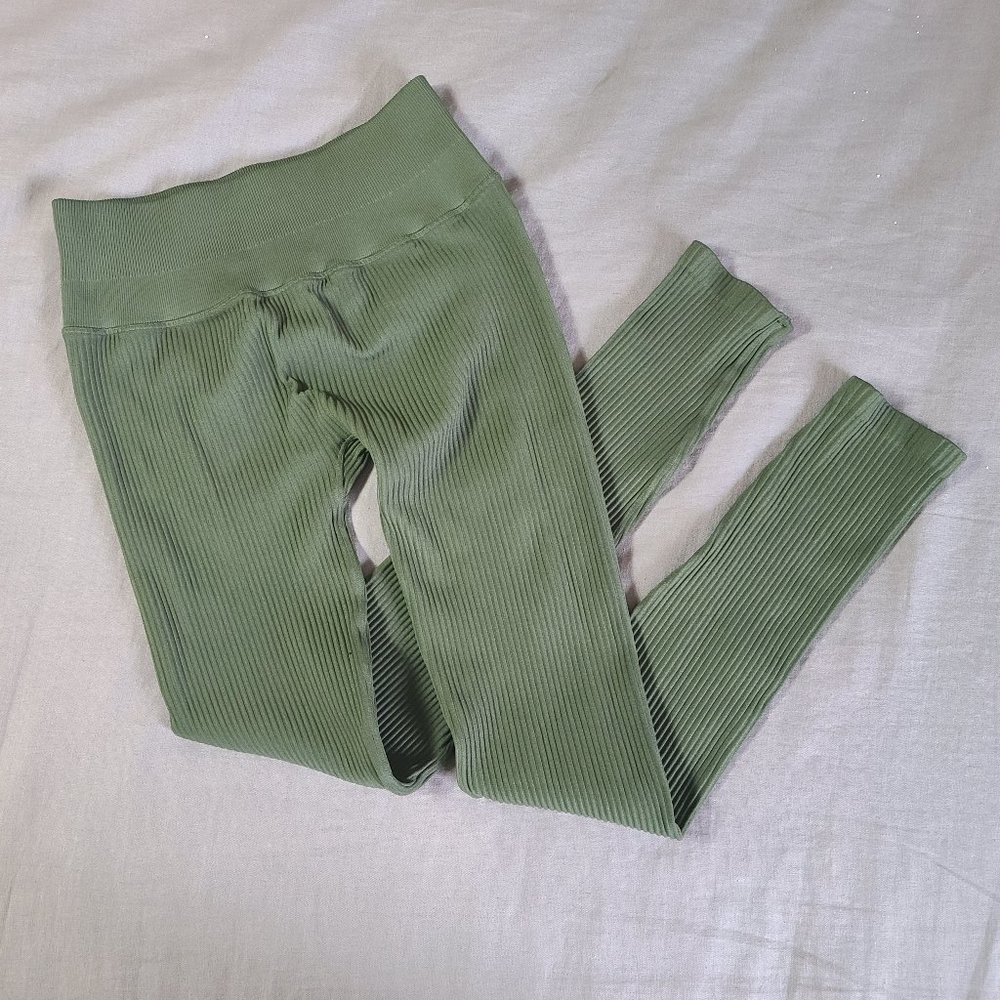 NUX Olive Green Ribbed Textured Leggings Size Medium